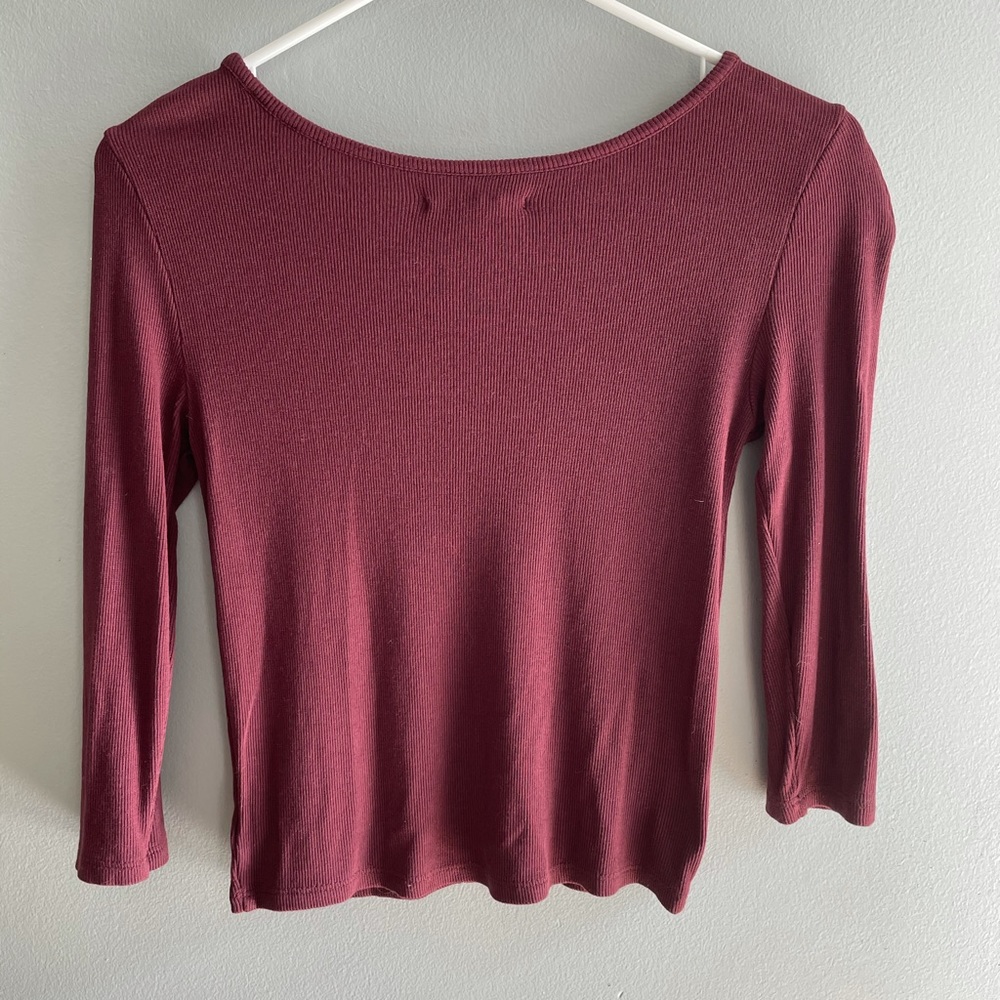 American Eagle Cropped Mid Sleeve - Picture 2 of 4